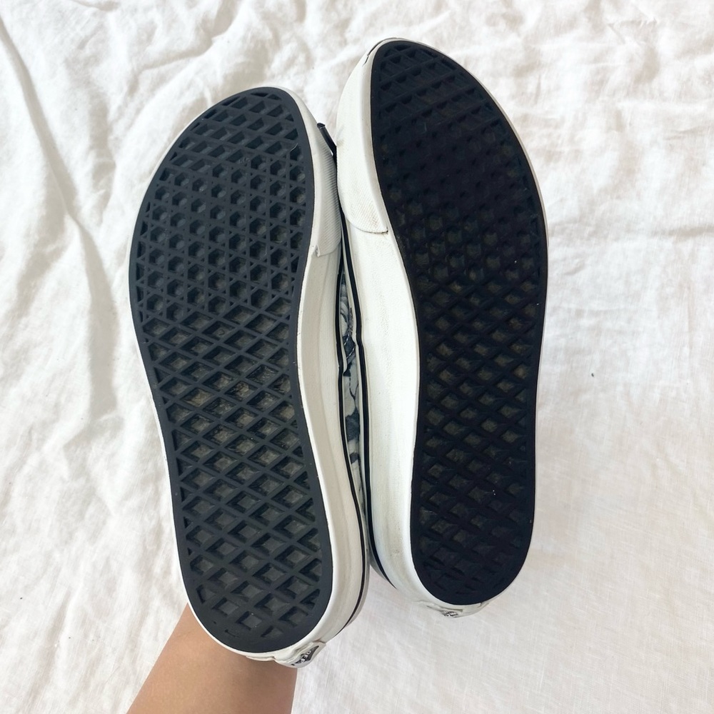 Vans Authentic In Digi Roses In Black - Picture 11 of 16